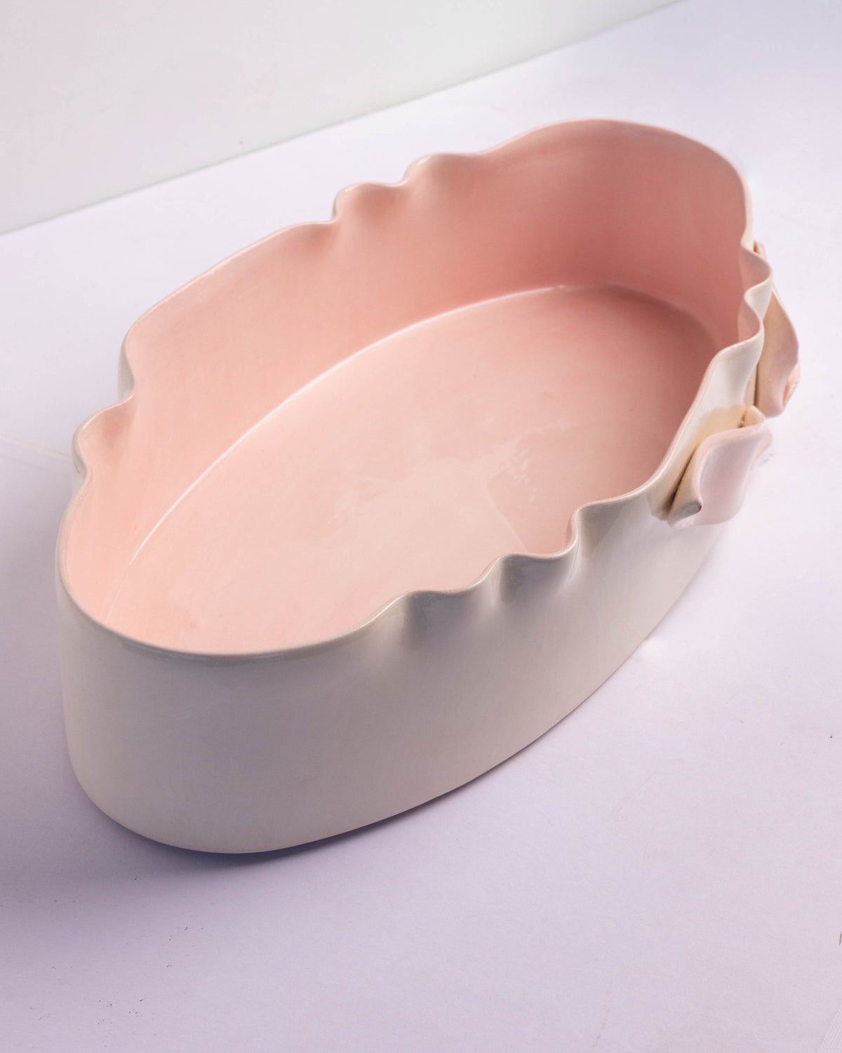OVAL TULIP CER DEEP BOWL 40CM