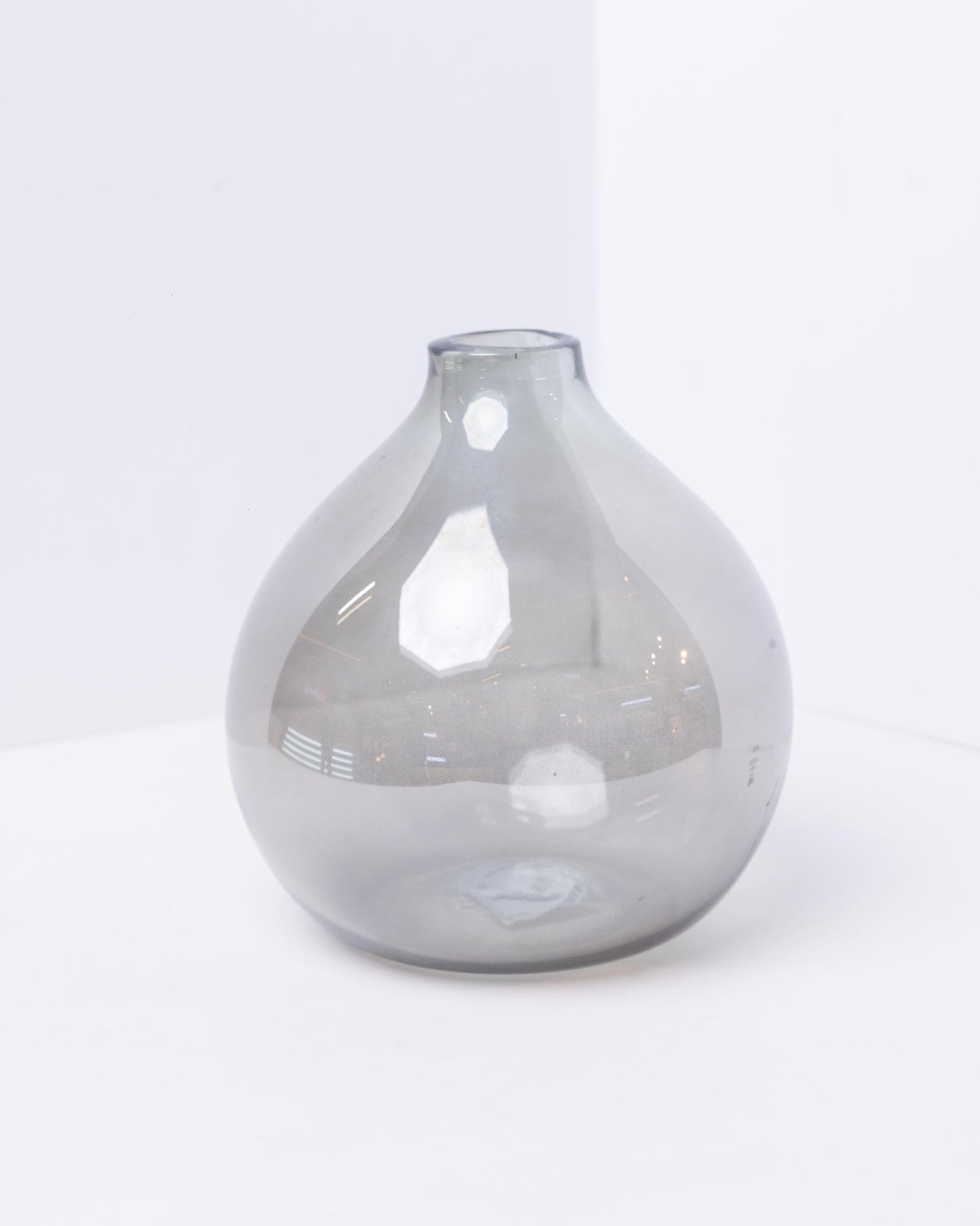 Ball Vase - Gray